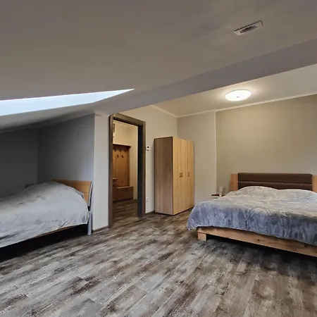 Pirken Hammer Apartment Brezova (Karlovy Vary)